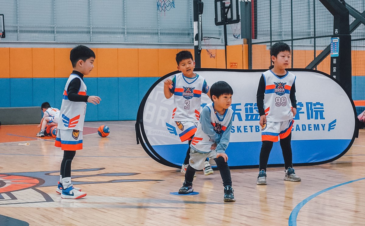 青少年篮球基础训练视频大全